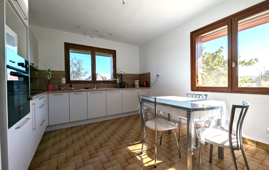  CHAUVET IMMOBILIER : Maison / Villa | PERREUX (42120) | 181 m2 | 279 000 € 